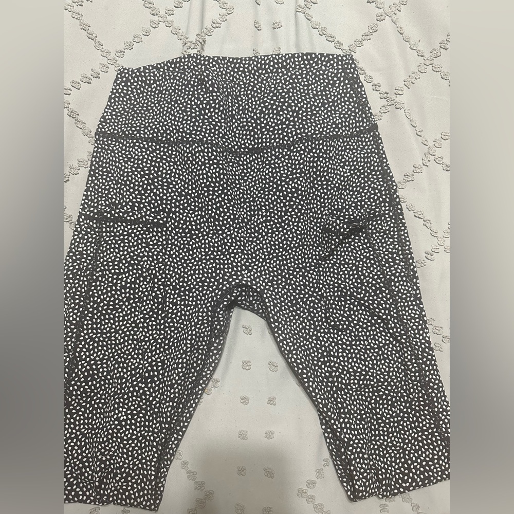 Buff Bunny black bossy print leggings XL